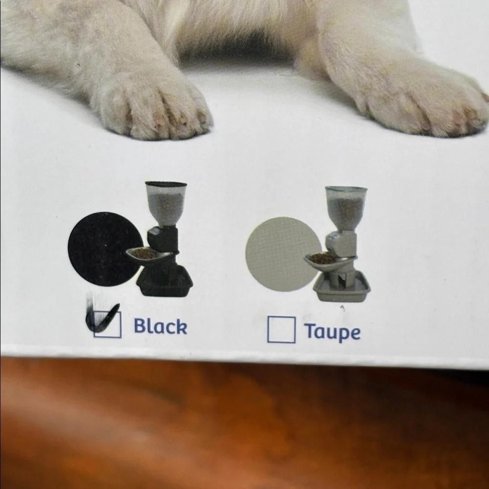 Feeding Friend automatic dog